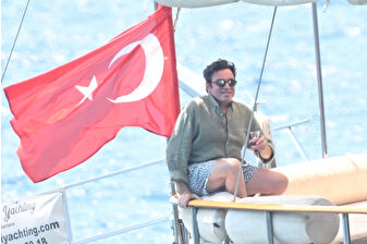 Ünlü tenor Mario Frangoulis'in Bodrum'da tekne ve çay keyfi