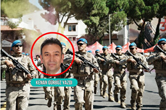 Muğla’da binlerce vatandaşın izlediği 30 Ağustos töreninde Zıpkınlar Komando Taburu’nun gösterisi büyük beğeni topladı