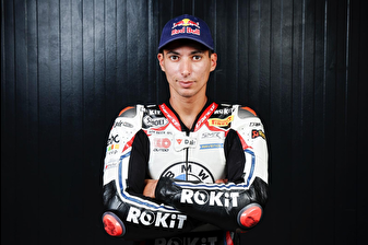 Toprak Razgatlıoğlu Magny-Cours'ta 11. zaferine ulaşarak 3 ayrı pistte çift haneli galibiyet sayısına ulaşan ilk pilot oldu