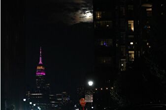 New York'ta 'Kanlı ay' görüntülendi