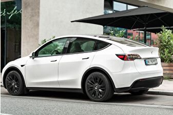 Tesla Model Y'ye kapı kollarındaki arıza nedeniyle soruşturma