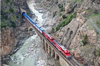 Batı Karadeniz'in doğal ve kültürel mirasını tanıtan turistik Karaelmas Treni sonbahar seferlerine başlıyor
