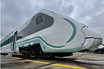Bakan Uraloğlu: Milli Hızlı Tren için ihtiyaç duyduğumuz enerjiyi, artık güneşten elde ediyoruz