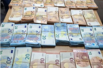 Sınırda yakalanan üç Türk'te 100 bin euro ve yarım kilo altın ele geçirildi