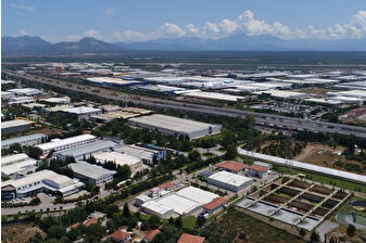 Antalya’da eski çalışan dehşeti: Fabrikaya tabancayla girip bir işçiyi vurdu, tesis müdürünü rehin aldı, jandarma operasyonla yakaladı