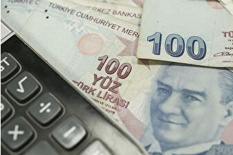 Politika faizinin yüzde 40,5’e inmesine rağmen bankalar mevduat kapmak için yüzde 48’e varan faizler sunuyor