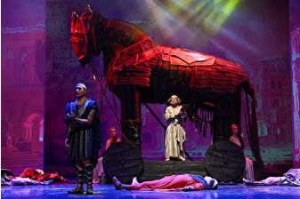 İzmir Devlet Opera ve Balesi sezonu 'Troya' ile açtı