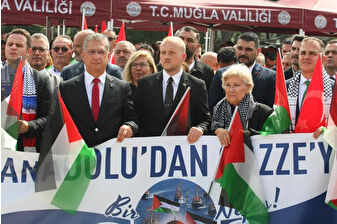 Muğla’da Gazze’ye destek mitingi düzenlendi: Sumud Filosu’ndan Ayçin Kantoğlu canlı bağlantı ile selam gönderdi