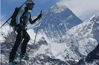 Polonyalı kayakçı Andrzej Bargiel, ek oksijen kullanmadan Everest’e tırmanıp zirveden kayakla inen ilk insan olarak tarihe geçti