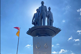 Galatasaray; Rams Park önünde inşa edilen Atatürk, Tevfik Fikret ve Ali Sami Yen'in anıt heykelini açtı