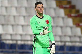 Türkiye Futbol Federasyonu, kaleci Berke Özer'in A Milli Takım kampını izinsiz terk ettiğini açıkladı