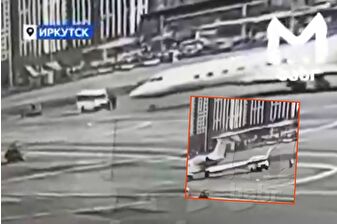 Zafer Air'e ait özel jet, Rusya'da havalanmak için pist başına ilerlerken bir minibüse çarptı