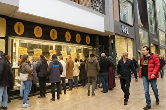 Altın rekor üstüne rekor kırarken kuyumcularda gram-çeyrek kuyruğu oluştu