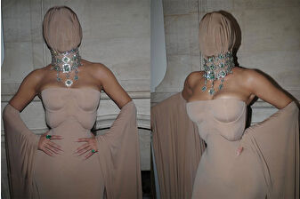 Kim Kardashian, Maison Margiela tasarımıyla görüldü