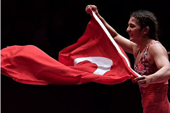 U23 Dünya Güreş Şampiyonası kadınlar 68 kiloda Nesrin Baş, finalde bağımsız sporcu Alina Shevchenko’yu 10-0 yenerek 3.'üncü kez şampiyon oldu