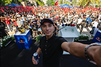 Milli motosikletçi Toprak Razgatlıoğlu, memleketi Alanya'da coşkuyla karşılandı