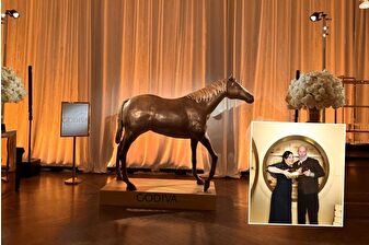 Godiva, 100'üncü yılı 645 kiloluk çikolatadan atla kutladı