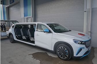 Togg T10X limuzin versiyonu tüm dikkatleri üzerine çekti