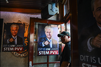 Hollanda'da erken genel seçimde aşırı sağ oy kaybederken merkez partileri güçlendi