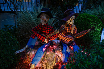 Cadılar Bayramı öncesinde San Francisco Toronto ve Londra gibi şehirlerde süslemeler ve etkinlikler dikkat çekiyor