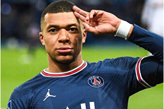 Real Madrid'in Fransız golcüsü Kylian Mbappe Avrupa Altın Ayakkabı ödülünü aldı