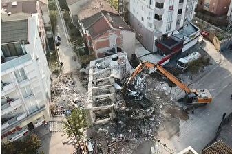 Ulaştırma Bakanlığı, Kocaeli Gebze'deki binanın yıkılmasına metro kazısının neden olmadığını bildirdi