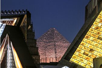 Mısır'da dördüncü piramit olarak adlandırılan Büyük Mısır Müzesi törenle açıldı