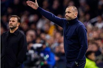 Ajax'ta, Galatasaray mağlubiyeti sonrasında, teknik direktör John Heitinga'nın görevine son verildi
