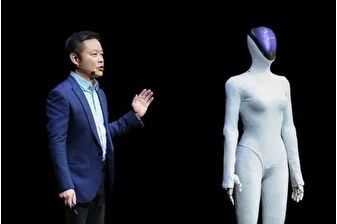 Xpeng'in yeni nesil insansı robot tanıtımında izleyenler gerçek insan sandı