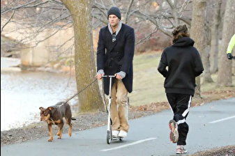 Amerikan futbolunun yıldız ismi Tom Brady, ölen köpeğinin klonuyla teselli buldu
