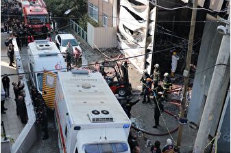 Parfüm fabrikası faciasında 8 şüpheli daha gözaltına alınırken, hayatını kaybeden 6 kişi toprağa verildi