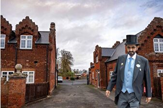 Dubai Şeyhi, İngiltere’deki sarayı için 10 milyar sterlinlik iki pist talebinde bulundu