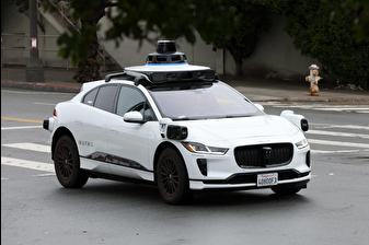 Alphabet’in sürücüsüz taksi girişimi Waymo, otoyollara açılıyor