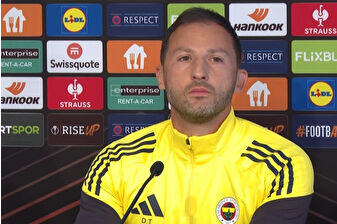 Fenerbahçe Teknik Direktörü Domenico Tedesco, milli maçlar nedeniyle lige verilen arada basın mensuplarıyla bir araya geldi