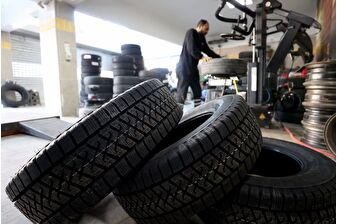 Trakya'da lastikçilerde kış lastiği mesaisi yaşanıyor