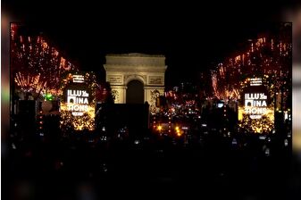 Paris'te 'Stereophonie' adlı ses ve ışık gösterisi düzenlendi