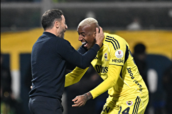 Fenerbahçe, geriye düştüğü maçta Çaykur Rizespor'u ikinci yarıda bulduğu 5 golle geçti