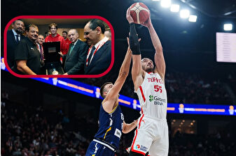 A Milli Basketbol takımı, 2027 FIBA Dünya Kupası Elemeleri’nde Bosna Hersek’i 93-71 mağlup etti, Cumhurbaşkanı Erdoğan maçı yerinde izledi