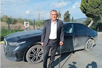 İzmir Menemen’de iş insanı Murat Ekinci evinin önünde silahlı saldırıya uğradı