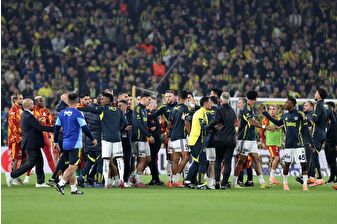Fenerbahçe ile Galatasaraylı futbolcular arasında karşılaşma öncesinde gerginlik çıktı