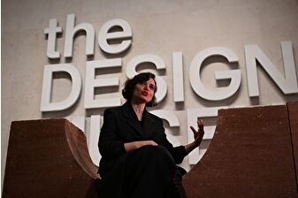 Sanatçı Melek Zeynep Bulut'un 'Açık Anıtlar' serisi, Londra'da sanatsevere kapılarını açtı