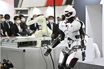 Uluslararası Robot Fuarı'nda ileri teknoloji insansı robotlar sahneye çıktı