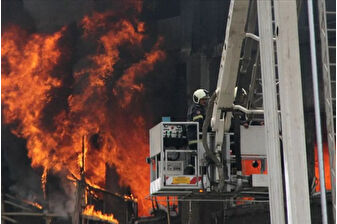 Hindistan'da bulunan gece kulübündeki yangında en az 23 ölü