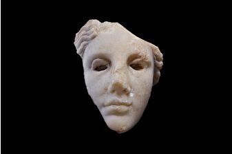 Metropolis Antik Kenti'nde Helenistik döneme ait olduğu değerlendirilen tanrıça heykel başı bulundu