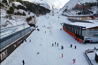 Erzurum'daki Palandöken Kayak Merkezi'nde kayak sezonu açıldı