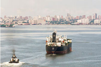 Trump’tan Maduro’ya yeni baskı adımı, Venezuela petrol tankerlerine abluka emri