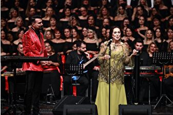 Yeşilçam sanatçısı Türkan Şoray 'İyilik Korosu' ile sahneye çıktı