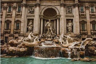 Roma'da 'Aşk Çeşmesi' olarak bilinen tarihi Trevi Çeşmesi'ni ziyaret etmek turistler için ücretli olacak