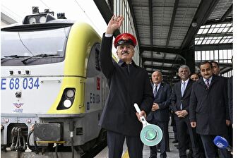 Bugüne kadar 81 binden fazla yolcuya hizmet veren Turistik Doğu Ekspresi sezonunun ilk seferine uğurlandı