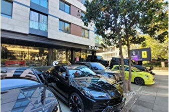 Bağdat Caddesi'nin lüks galerisi S Class Oto Galeri boşaldı patronu kayıp